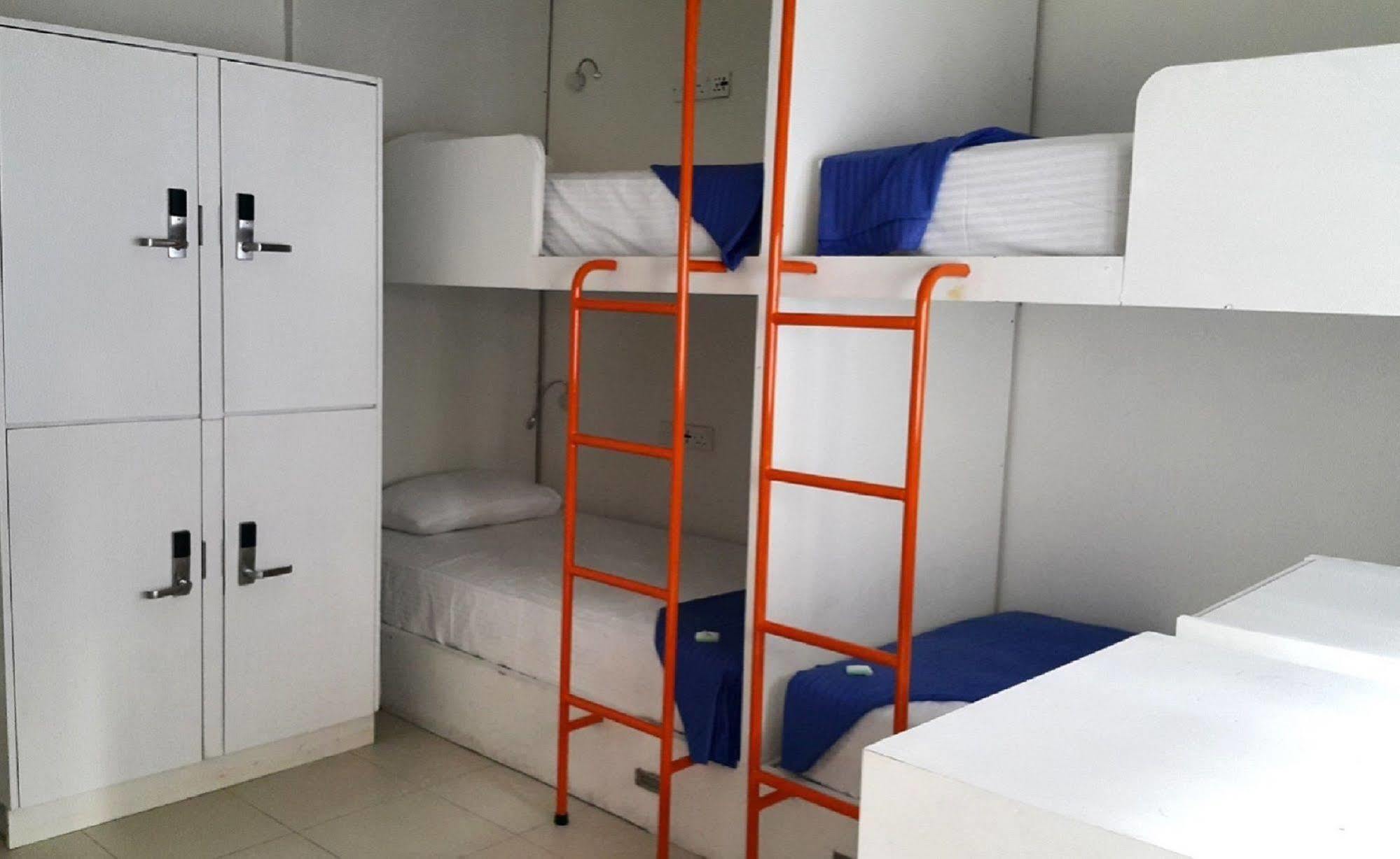 Hangover Hostels @ Colombo Intl Airport Katunayaka Eksteriør bilde
