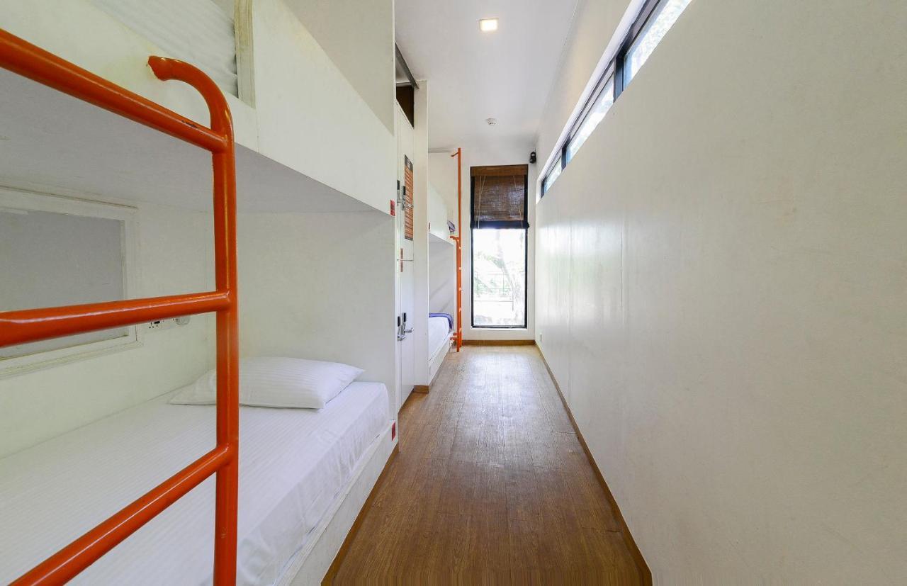 Hangover Hostels @ Colombo Intl Airport Katunayaka Rom bilde