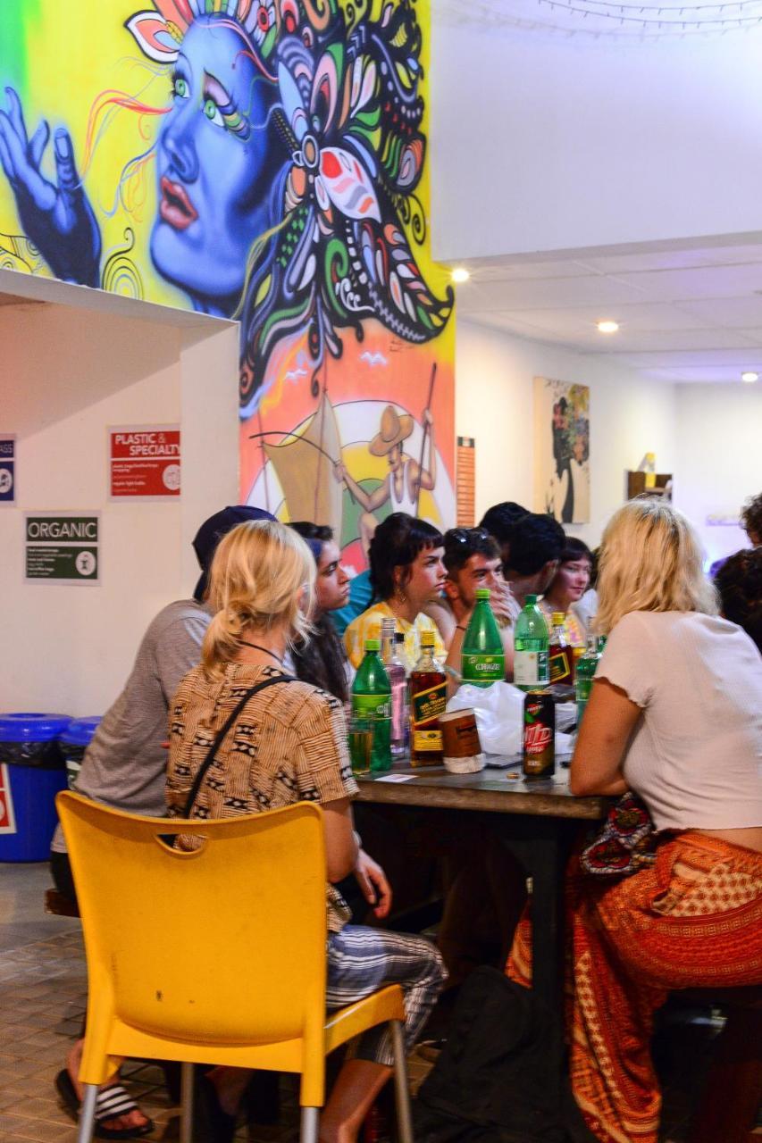 Hangover Hostels @ Colombo Intl Airport Katunayaka Eksteriør bilde
