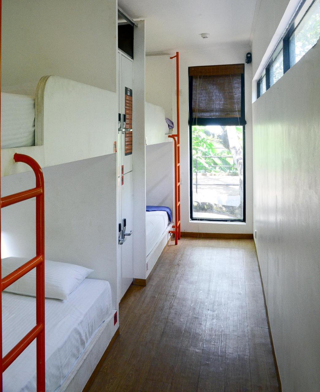 Hangover Hostels @ Colombo Intl Airport Katunayaka Rom bilde